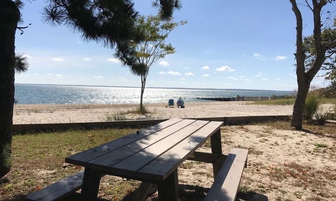 Mattituck House | Beautiful house, large private yard, only two minutes walk from private beach
