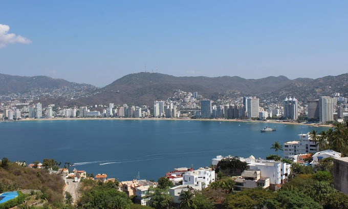 Las Brisas House | Beautiful House w/Gorgeous view to the Bay/At Brisas/Housekeeping and Cook.