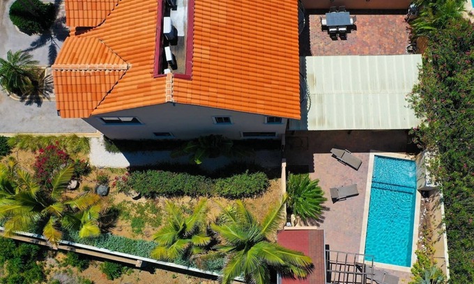 Kamay House | Beautiful House with Private Pool