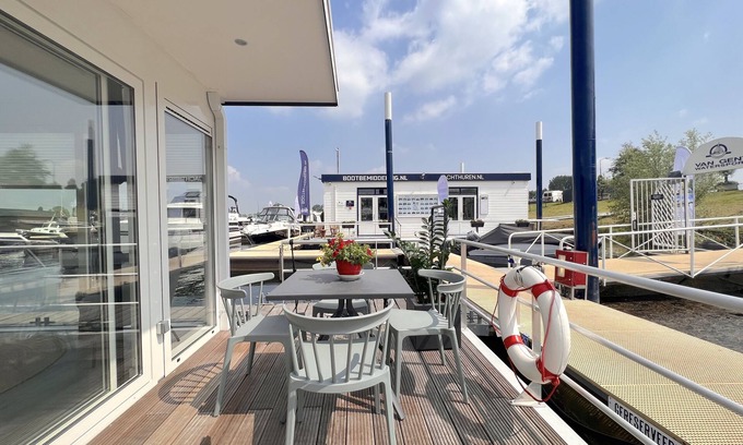 Kerkdriel Boat Rental | Beautiful houseboat in Kerkdriel harbour