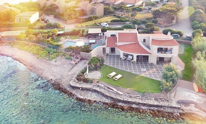 Stintino Villa | Beautiful independent Villa with swimming pool and outdoor whirlpool