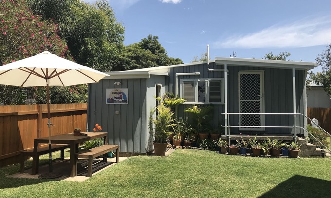 Berrara Cottage | Beautiful Kirby's Beach Berrara is only metres away!