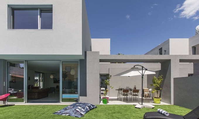 Charneca de Caparica e Sobreda Villa | Beautiful Lisbon Coast Villa | 3 Bedrooms | Villa Sena Lion | Private Swimming.