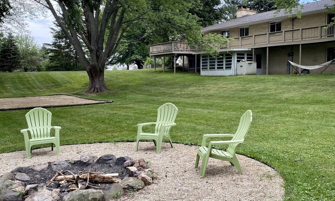 Delavan House | Beautiful Lake Delavan/Lake Geneva Vacation Home