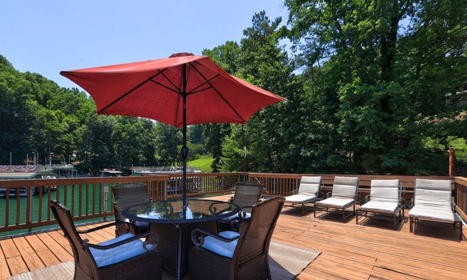 Flowery Branch House | Beautiful Lake Front Home With Private Dock!.