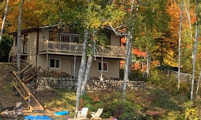 Amherst Ski Chalet | Beautiful lake front chalet 10 minutes from Mont Tremblant