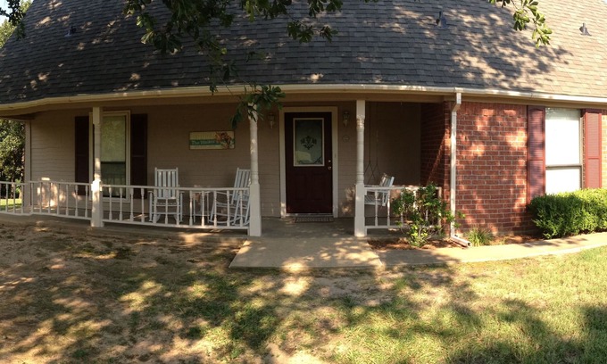 Quitman House | Beautiful lake front property on Fork Lake