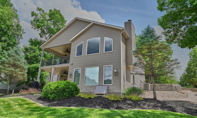 Gravois Mills House | Beautiful Lake of the Ozarks FAMILY Home in a quiet cove at MM44.5