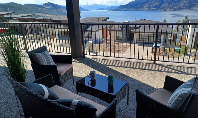 Central Okanagan House | beautiful lake view! 2 bed 2 bath - Permit #20227