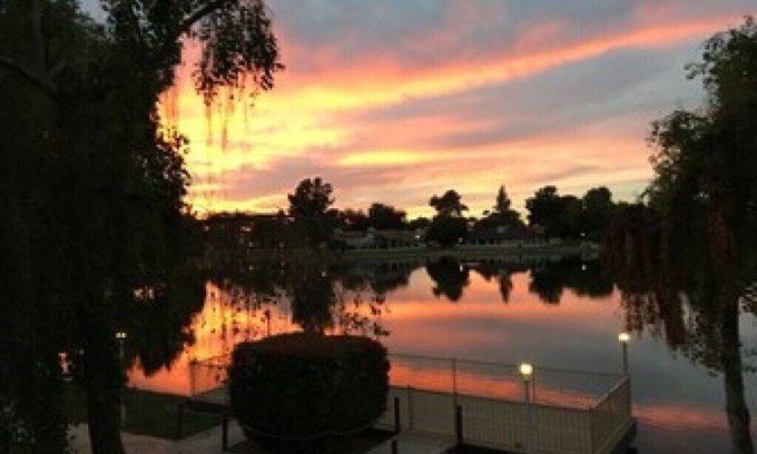 Desert Shores Condo | Beautiful Lake View Condo - Newly Remodeled + Free WiFi