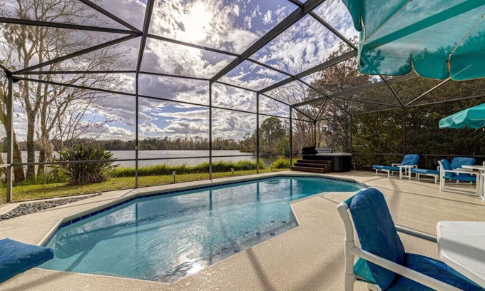 Thousand Oaks House | Beautiful Lake View Pool House Brand new Hot Tub