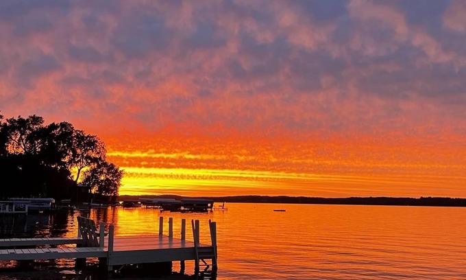 Markesan House | Beautiful lake views from updated property