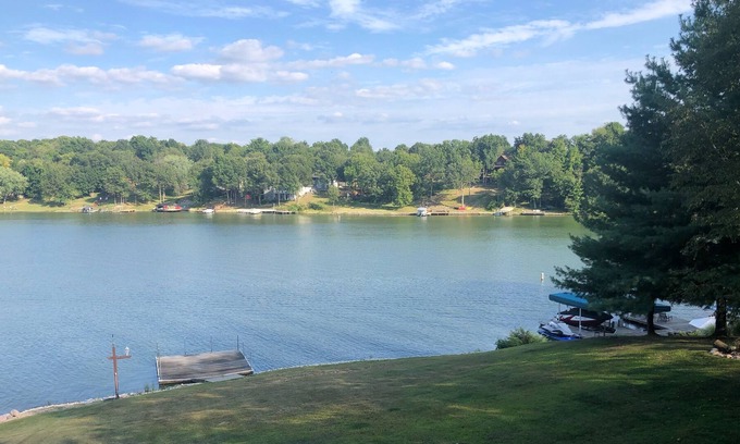 Oak Run Cabin | Beautiful Lakefront Authentic Log Cabin