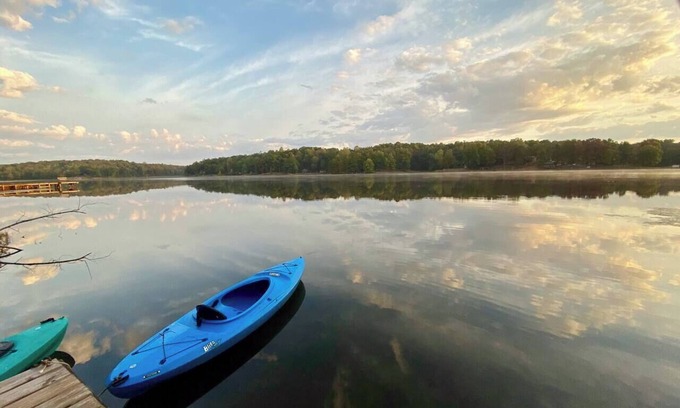 Brookport House | Beautiful Lakefront Cabin with Hot Tub!