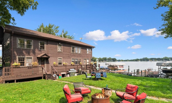 Antioch Apartment | Beautiful Lakefront Cottage with boat slip on the Chain of Lakes!