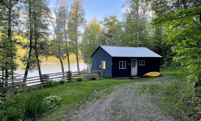 Newark Cabin | Beautiful Lakefront Cottage