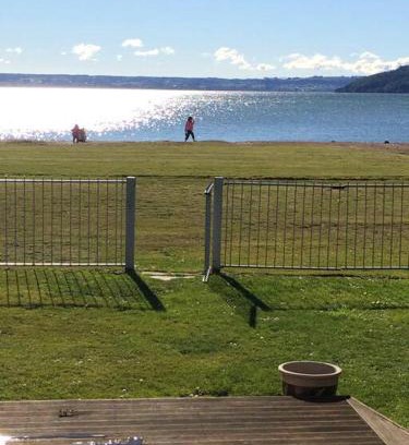 Hannahs Bay House | Beautiful Lakefront Location