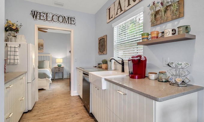 Clermont Cottage | Beautiful Lakeview 1 bedroom/1 bath unit