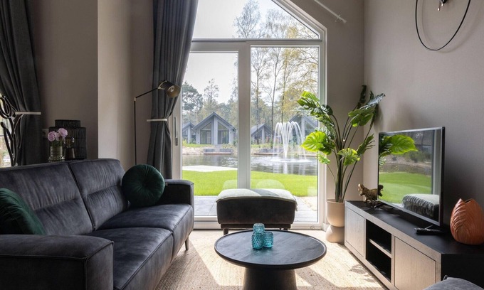 Oirschot House | Beautiful lodge with a nice terrace