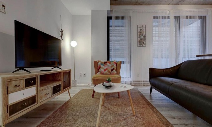 Cite Multimedia Apartment | Beautiful loft in Montreal Old Port