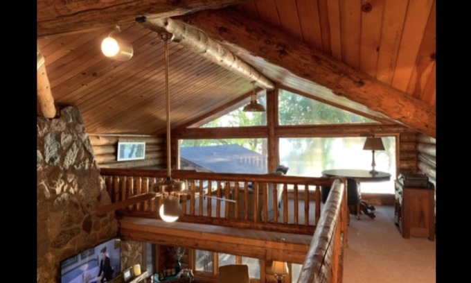 Grenville Cabin | Beautiful Log Cabin at Pickerel Lake South Dakota