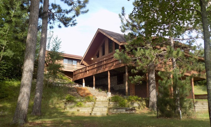 Pequot Lakes Cabin | Beautiful Log Home on Peaceful Middle Cullen Lake with Additional Guest Cabin
