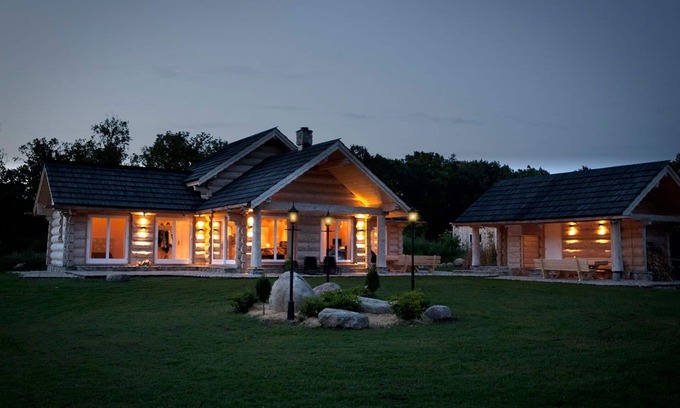 Vaxtorp Cabin | Beautiful log house. sauna and annex. big garden. close to nature. Pet friendly.