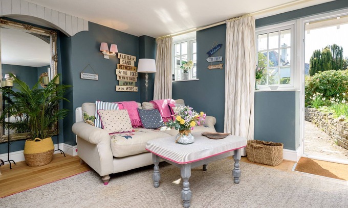 Looe House | Beautiful Looe cottage two minutes from the sea