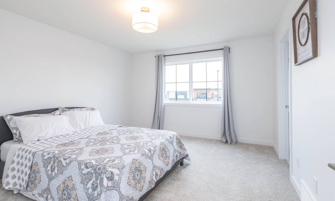 Southwest Edmonton House | Beautiful Luxury Home