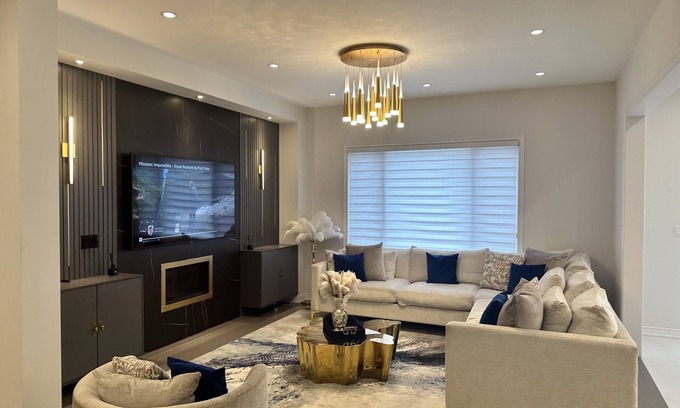 Aurora House | Beautiful luxury home in Aurora Ontario. In a great and quiet neighborhood