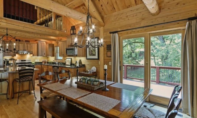 Lauderdale Lakes Cabin | Beautiful Luxury Lake House Log Cabin 4 bed 3 bath