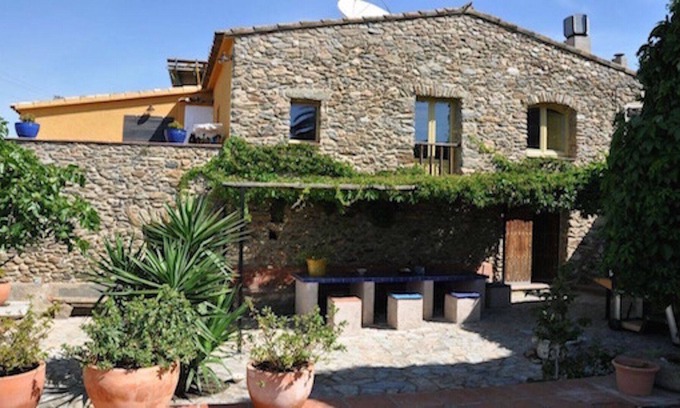 Palau-Saverdera Villa | Beautiful Masia with stunning views and a large private pool