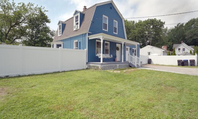 Old Orchard Beach Apartment | Beautiful Modern Beach House!