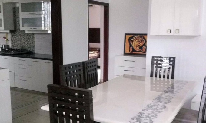 Faridabad Apartment | beautiful modern 3 Bhk for guest