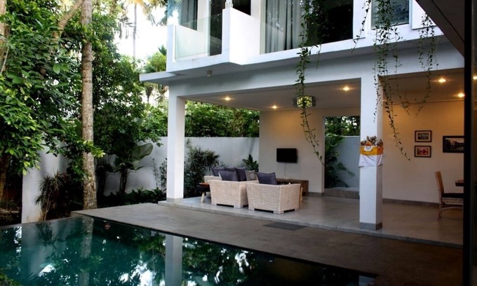 Peliatan Villa | Beautiful Modern 3BR Villa, Ubud - 4Min Drive To The Traditional Art Market!