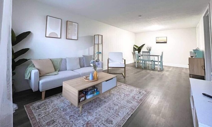 Johnstown Apartment | Beautiful Modern Apt - 5 Star Private Location