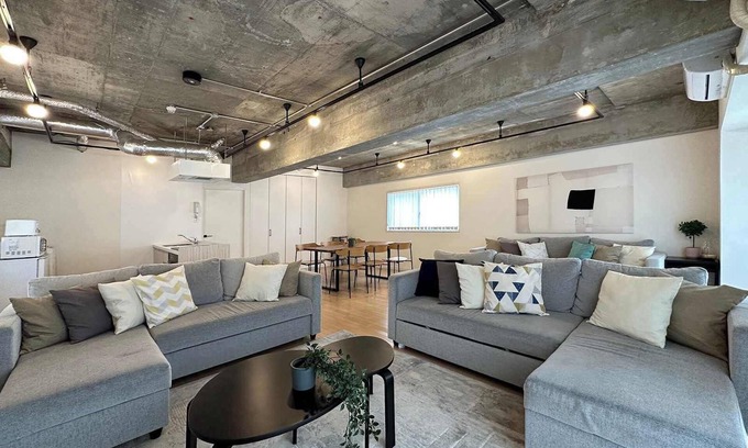 Hiroshima City Centre Apartment | Beautiful Modern Apt City Center for 10Ppl