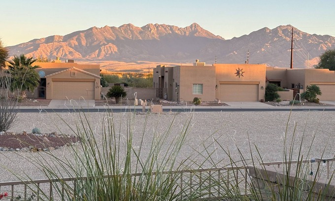 Canoa Ranch House | Beautiful Mountain Views with New Furniture in The Springs