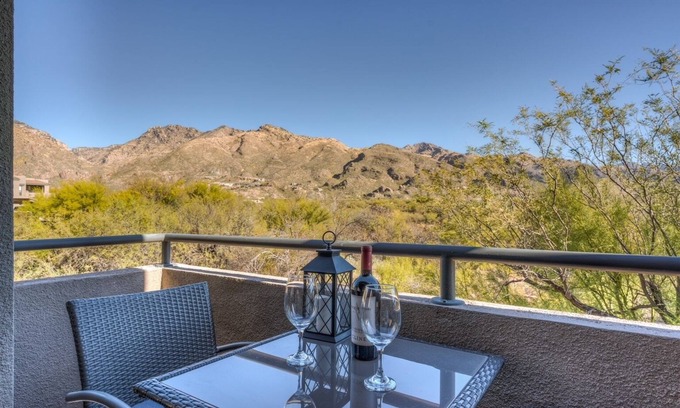 Tucson Condo | Beautiful mountain views from every window