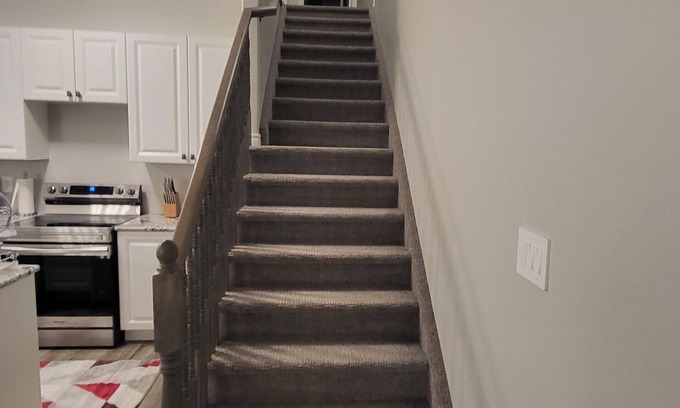Corbyville House | Beautiful New 3-bedroom house in Belleville with WiFi and AC
