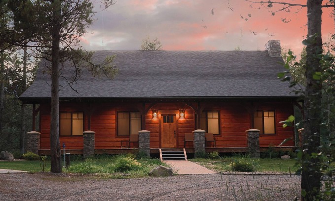Ashton Cabin | Beautiful New Cabin Near Yellowstone, Grand Teton, and Targhee National Parksn