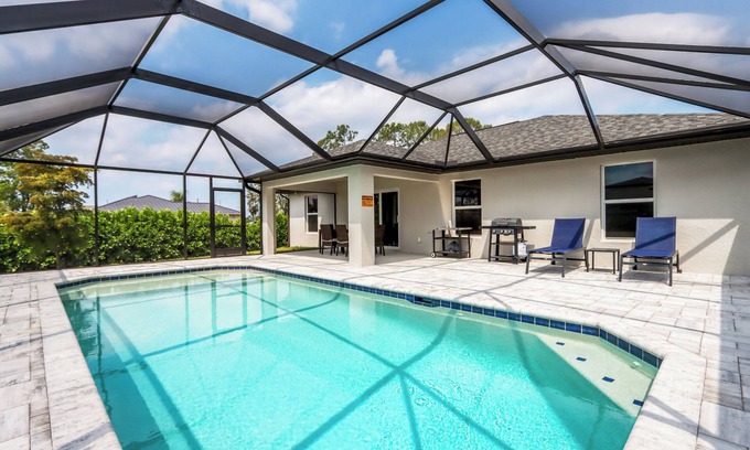 Jacarandas House | Beautiful New Construction Sun and Fun
