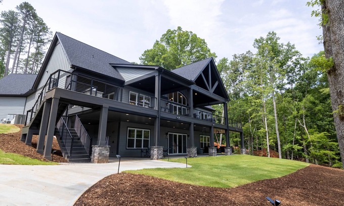 West Union House | Beautiful New Construction on Lake Keowee