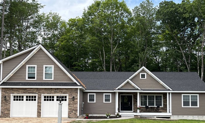 Windham House | Beautiful new home in the gateway to the lake region!
