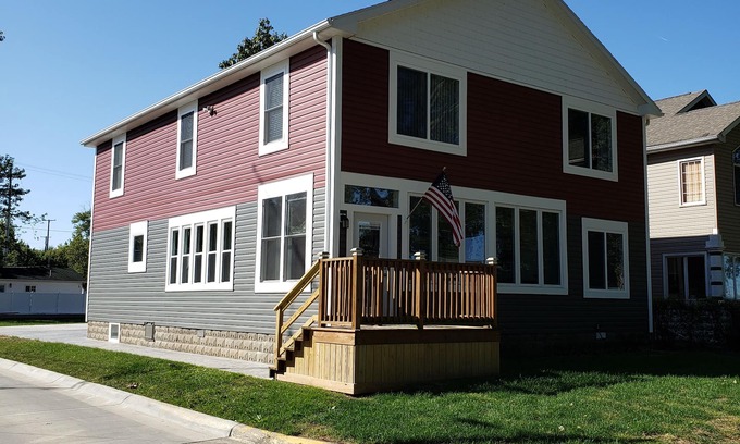 Huron House | Beautiful Newer Park/Lakefront home!