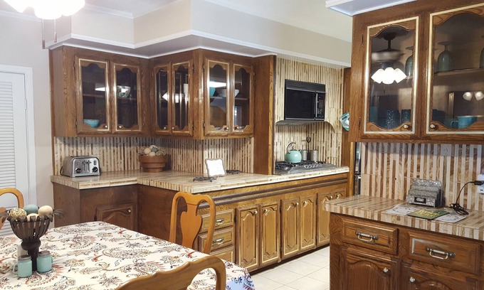 Minden House | Beautiful, newly renovated, quaint, secluded Farmhouse