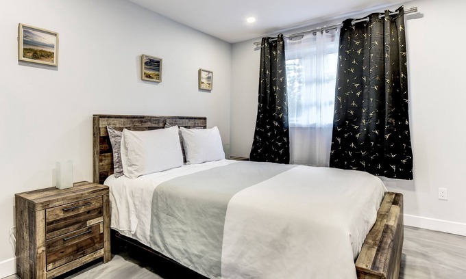 Anjou Apartment | Beautiful Newly Renovated 2 Bedroom - Anjou