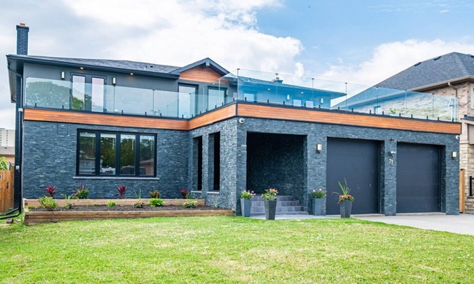 Kingsview Village House | Beautiful Oasis In the city with Heated Pool