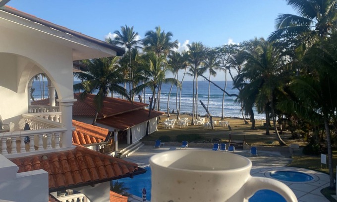 Cabarete Condo | Beautiful oceanfront condo in famous Encuentro beach surf area