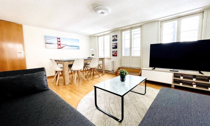 St. Gallen Apartment | Beautiful Old Building Apartment In The Center